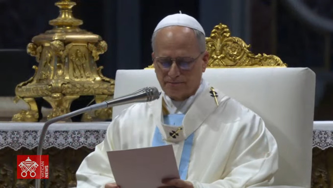 Toda la fecundidad de la Iglesia y de la Santa Sede depende de la cruz de Cristo. De lo contrario, es apariencia